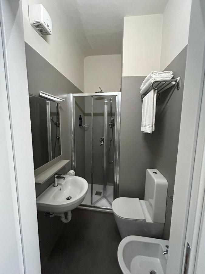 Hotel 22 Marzo Milano Ngoại thất bức ảnh