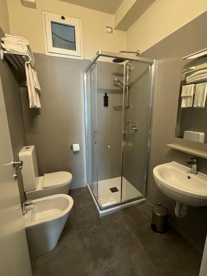 Hotel 22 Marzo Milano Ngoại thất bức ảnh