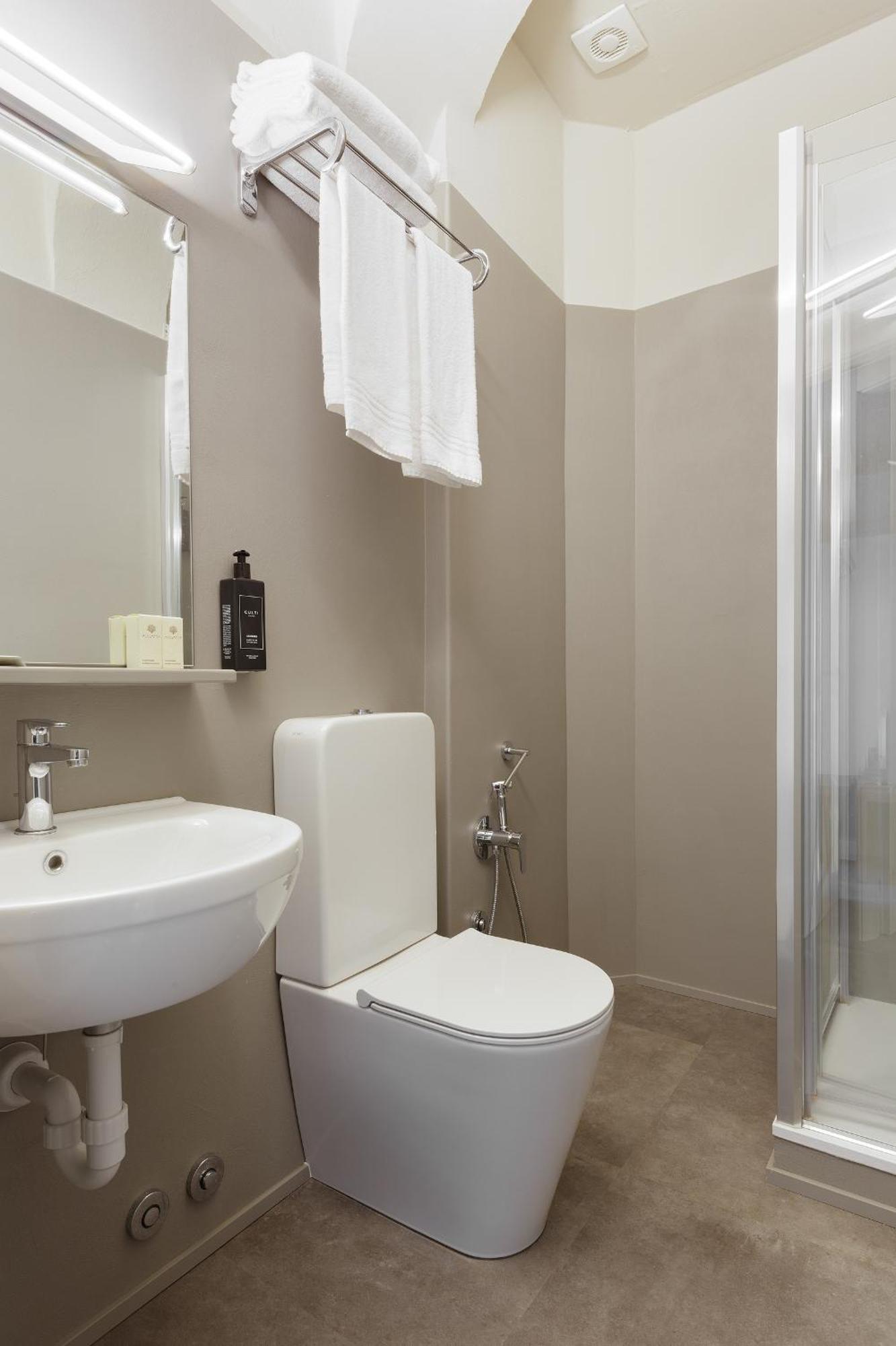 Hotel 22 Marzo Milano Ngoại thất bức ảnh